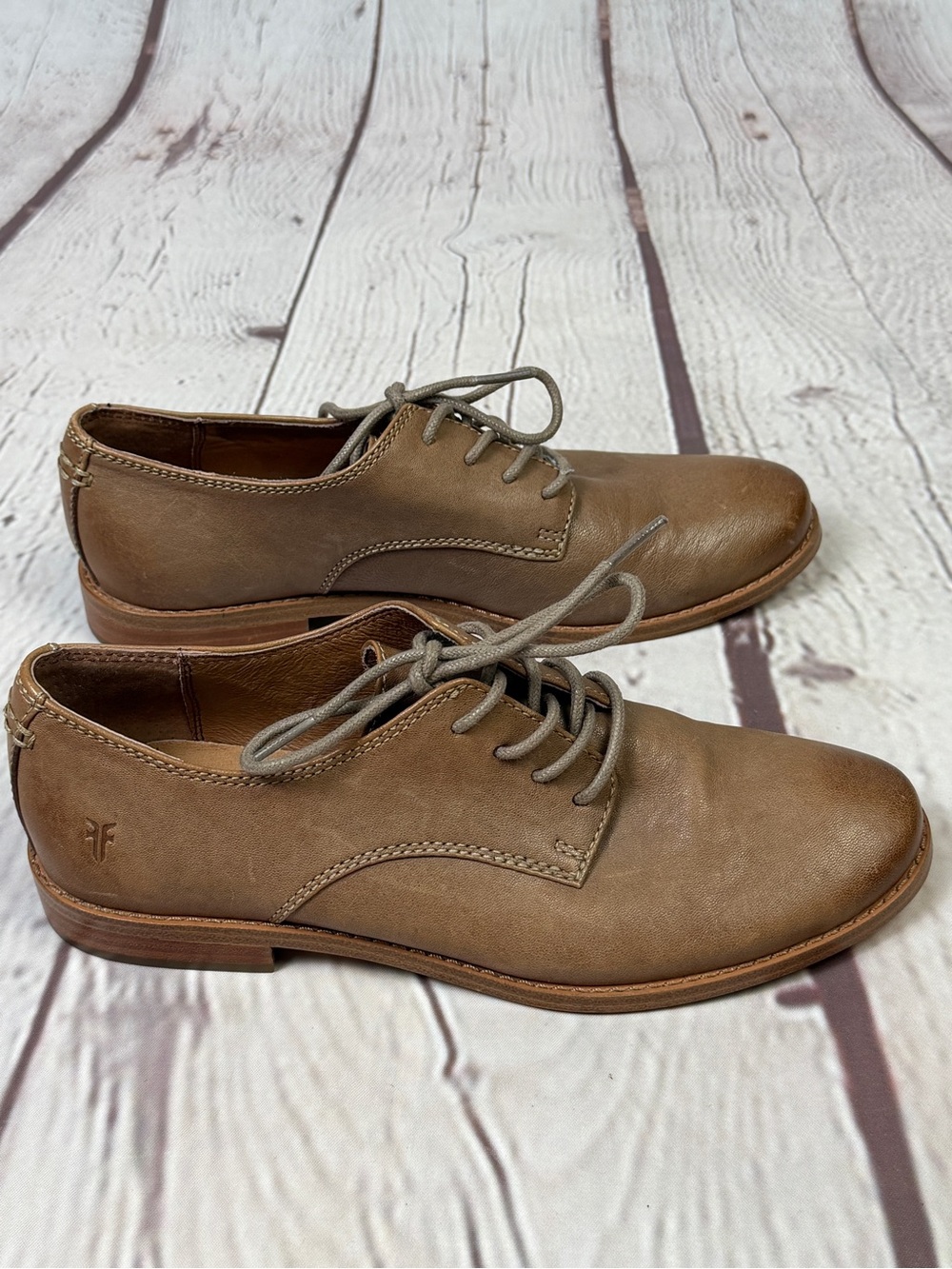 FRYE Anna tan brown leather lace-up flat oxford shoes, size 6